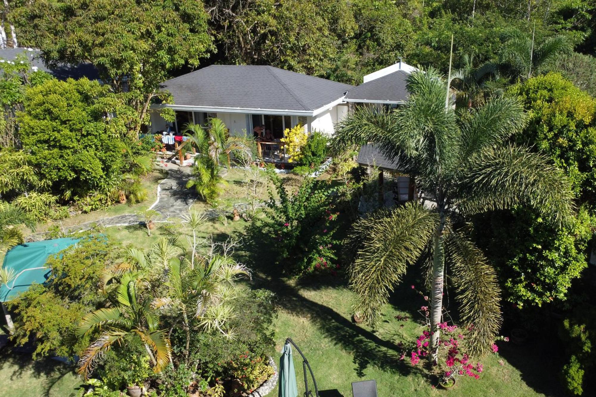 Garden Bungalows Resort Siquijor Exterior foto